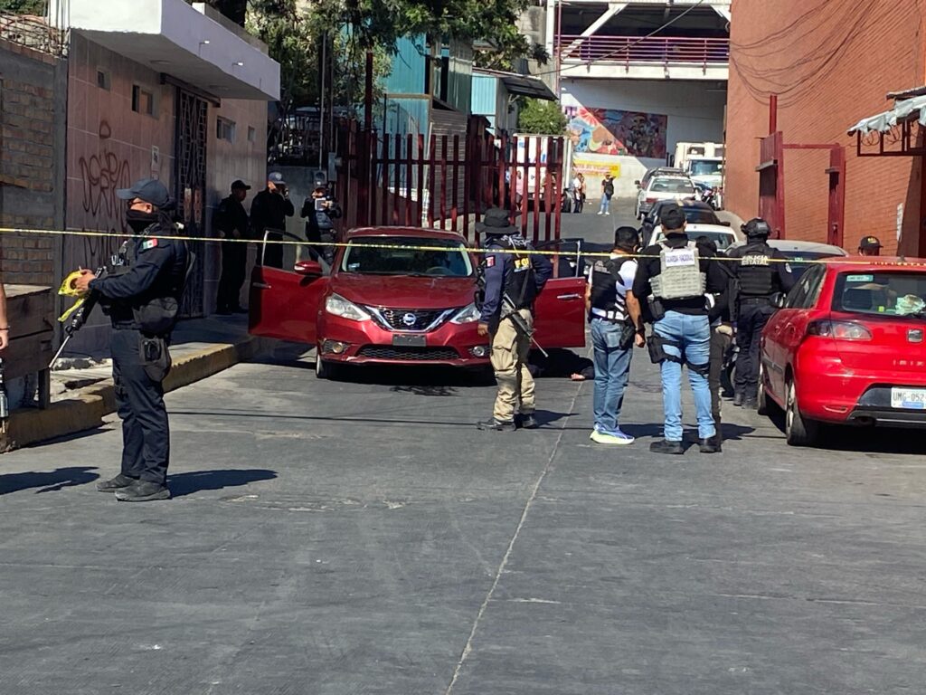 Hieren en ataque armado a encargado de distribución de carne y asesinan a su escolta en Chilpancingo