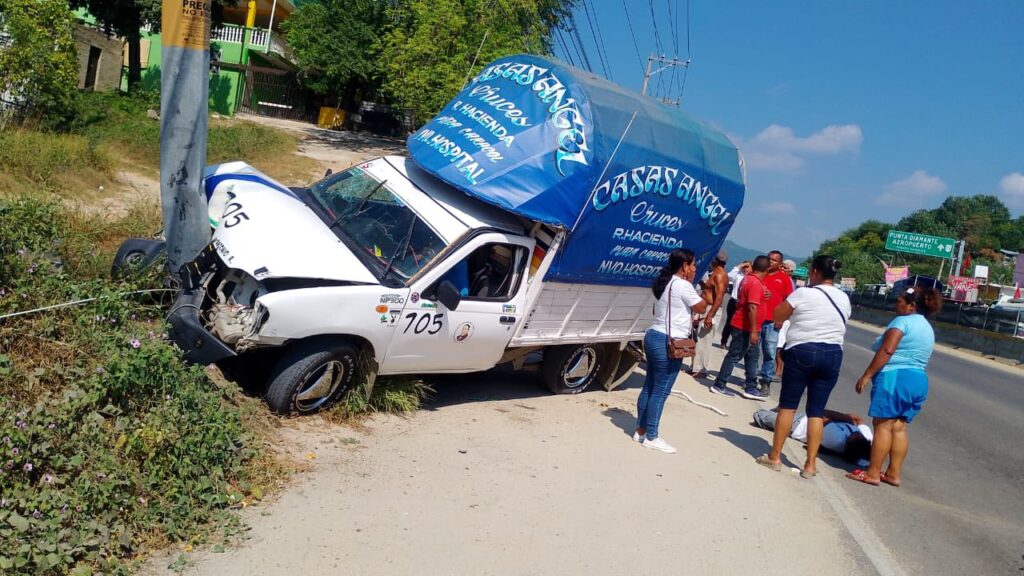 Menor de edad y mujer pierden la vida en fuerte accidente en la carretera México–Acapulco, zona de La Mica
